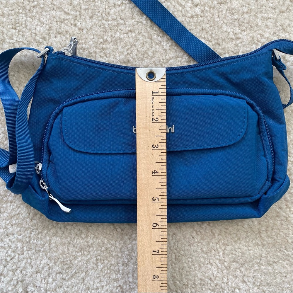 Baggallini Bag Blue Crossbody RFID - Picture 8 of 8
